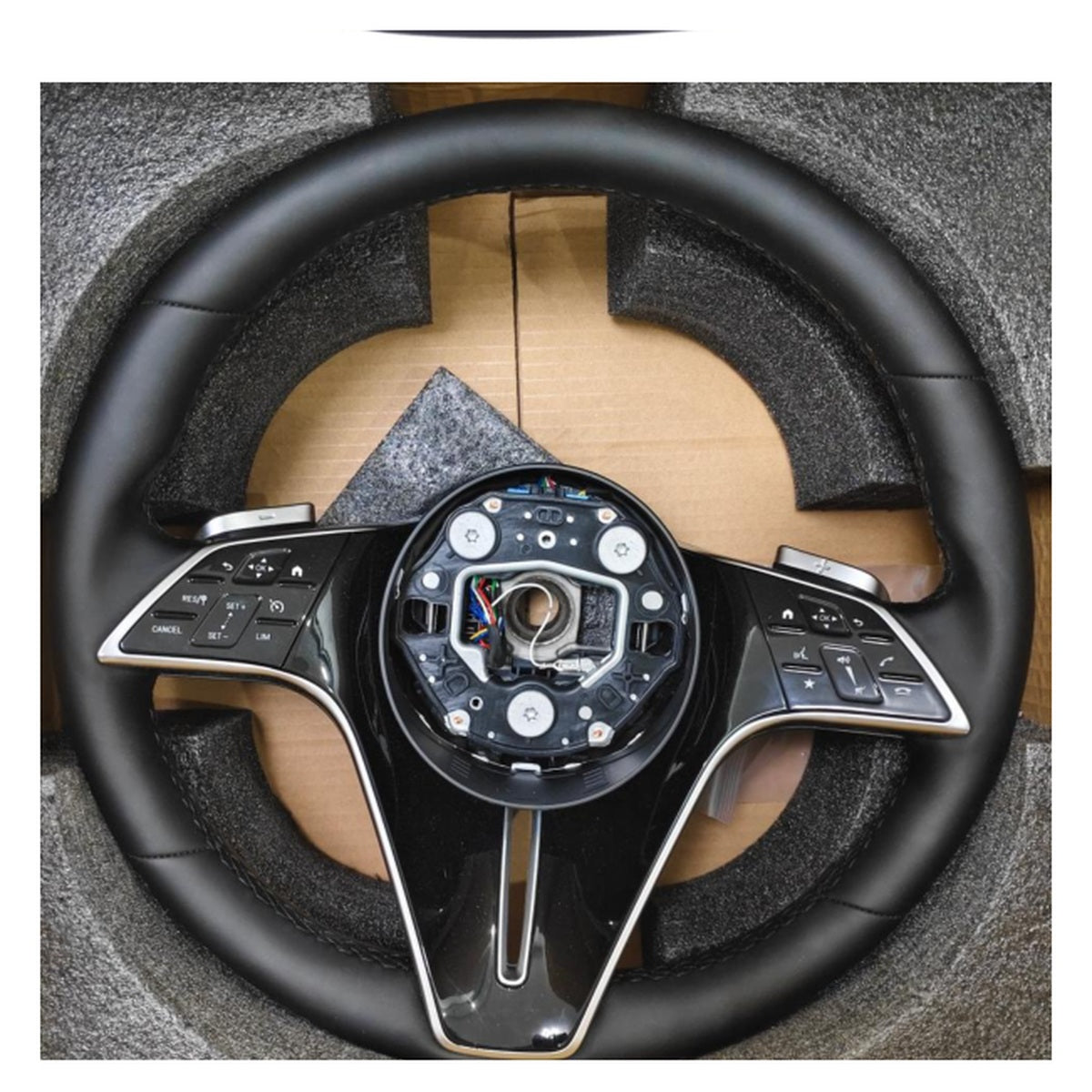 Mercedes-Benz Black Leather Steering Wheel – Gloss Black Three-Spoke Trim